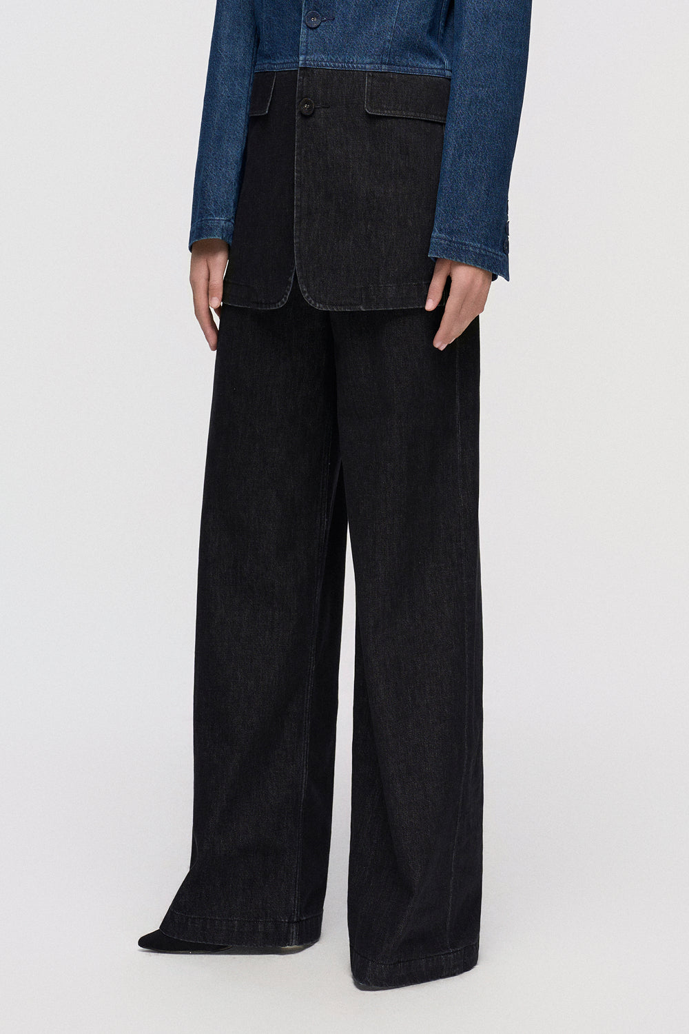 Trousers Wide-leg black denim trousers with a relaxed fit