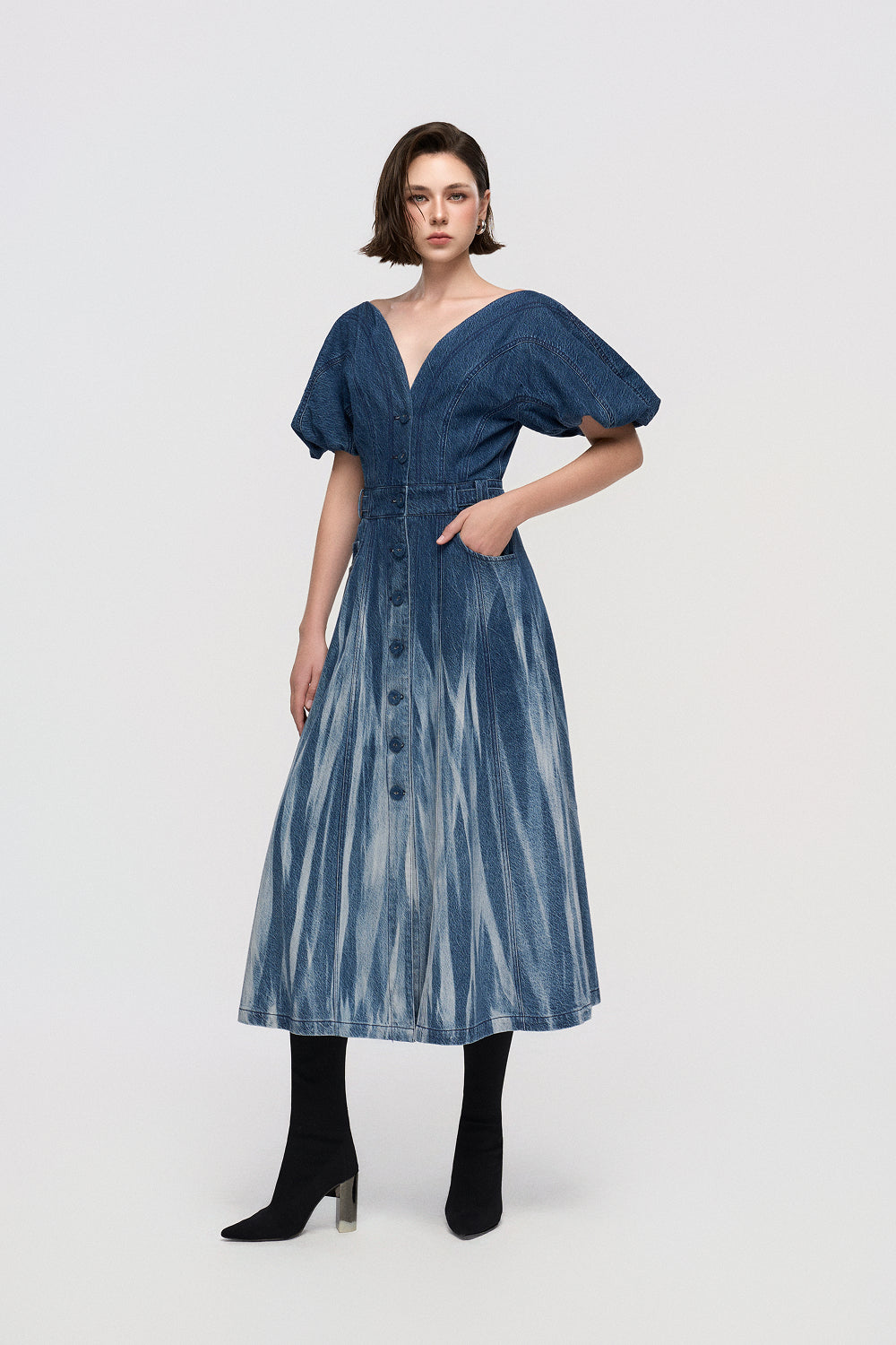 Dress Puff-sleeve A-line denim dress with a vertical wash effect