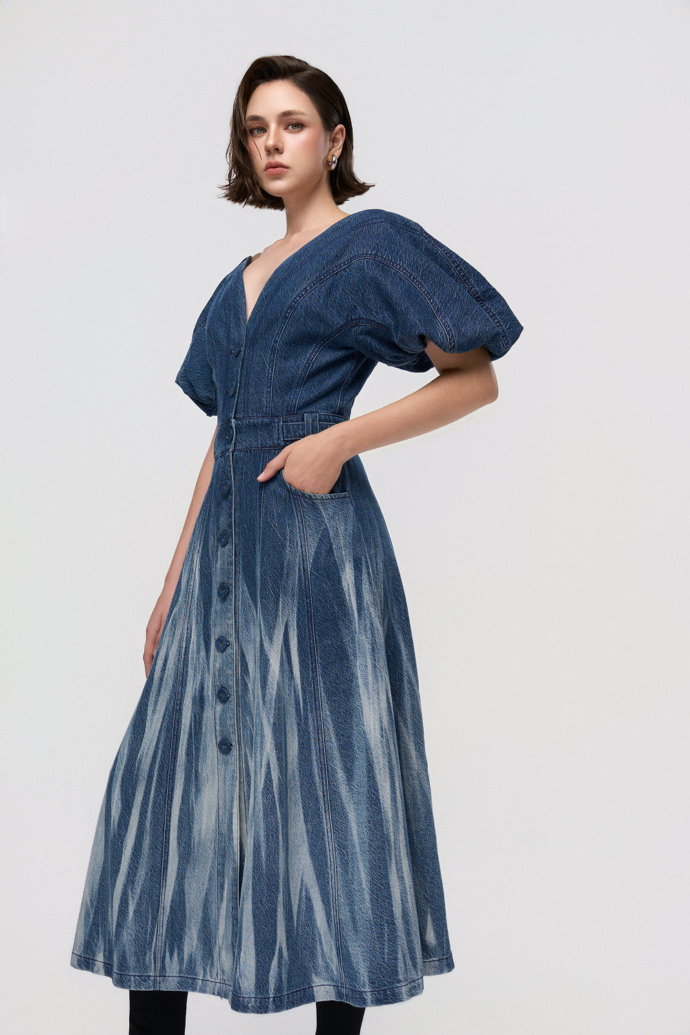 Dress Puff-sleeve A-line denim dress with a vertical wash effect