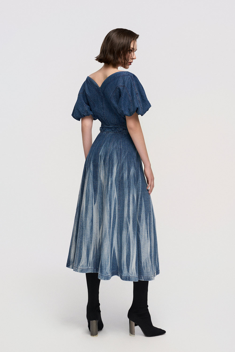 Dress Puff-sleeve A-line denim dress with a vertical wash effect