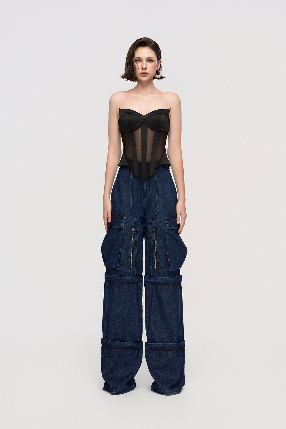 Trousers Wide-leg cargo jeans in an enzyme wash with zip detailing