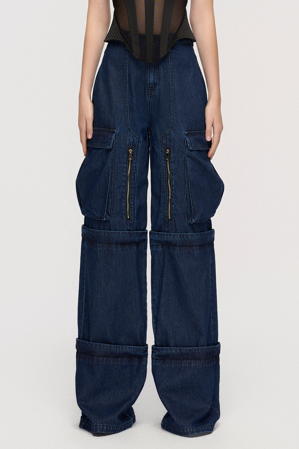 Trousers Wide-leg cargo jeans in an enzyme wash with zip detailing