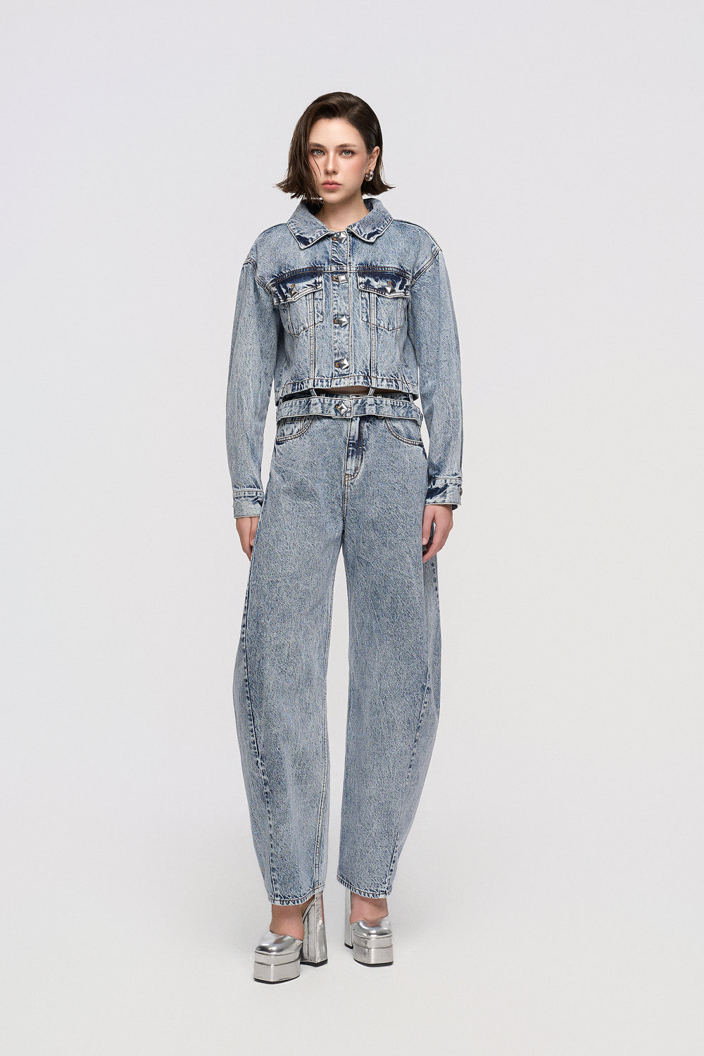 Jacket Classic denim jacket in a modern acid-wash finish