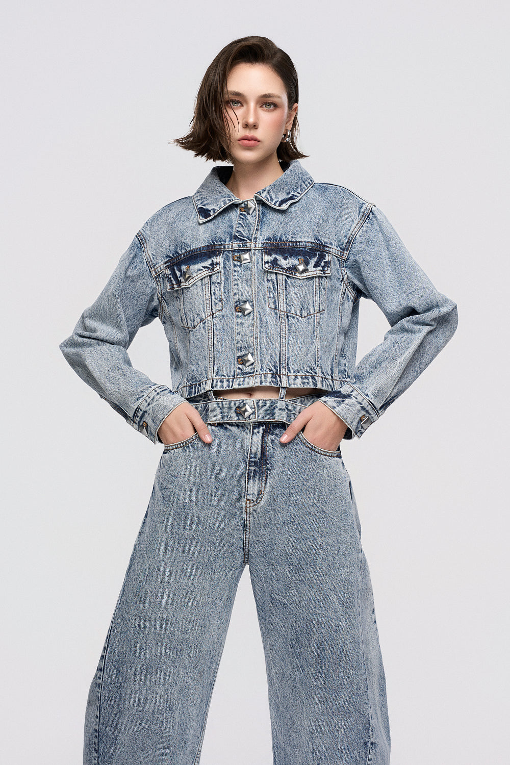Jacket Classic denim jacket in a modern acid-wash finish