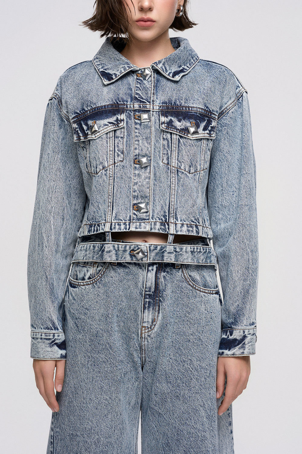 Jacket Classic denim jacket in a modern acid-wash finish