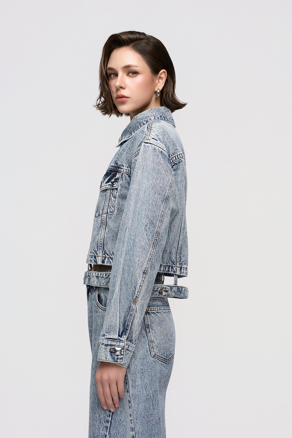 Jacket Classic denim jacket in a modern acid-wash finish
