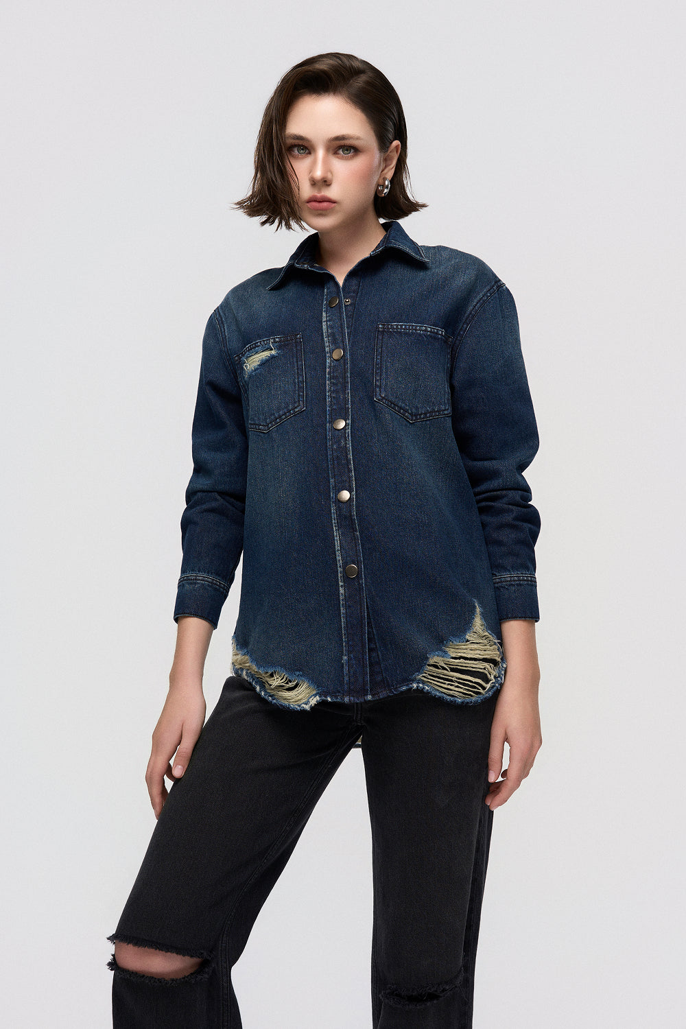 Shirt Denim shirt with an enzyme wash and raw hems