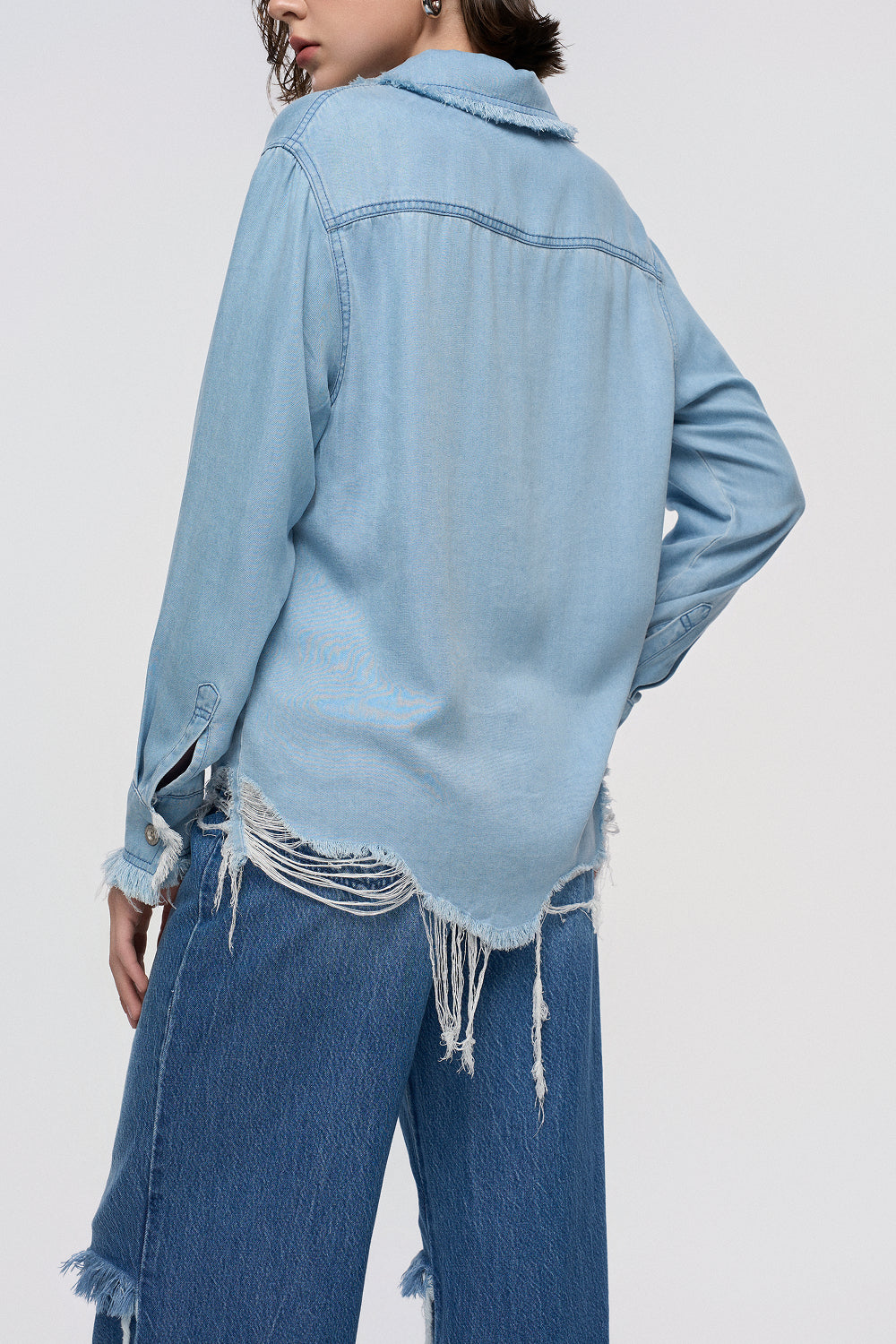 Shirt Denim shirt with an enzyme wash and raw, frayed hems