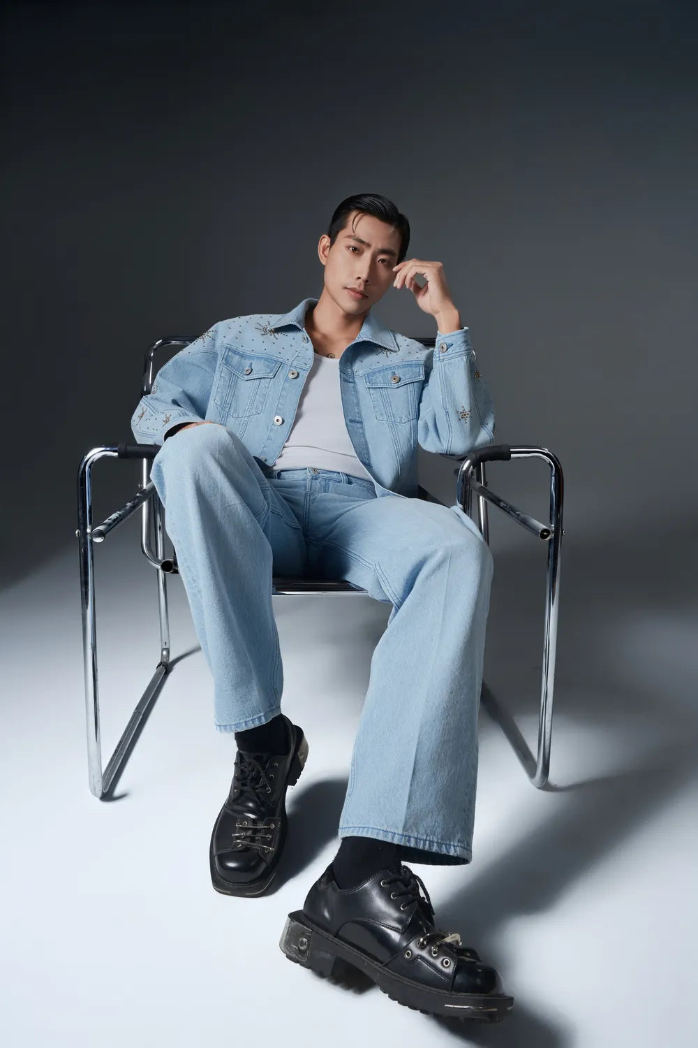 Front Knife Straight Jeans