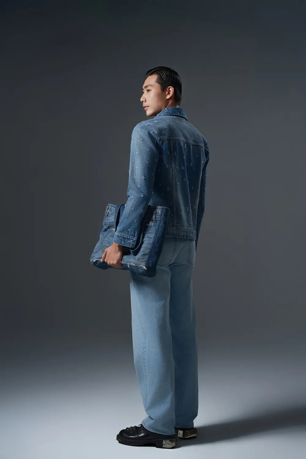 Mid-Rise Waistband Jeans