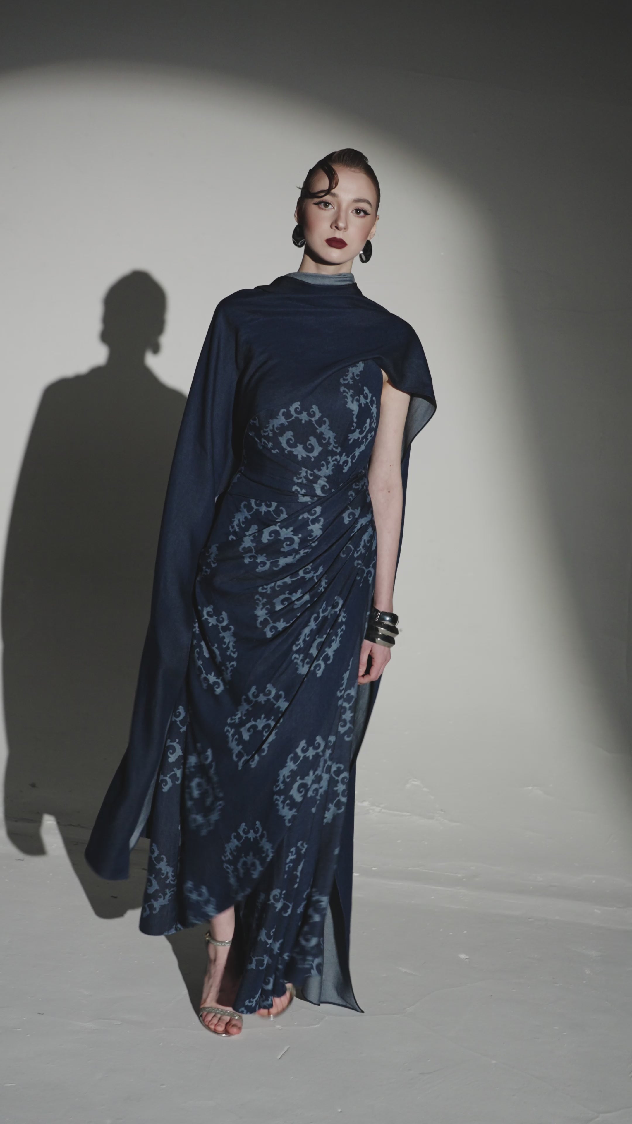 Rococo Laser-Printed Wavy Bust Dress with Pleated Waist